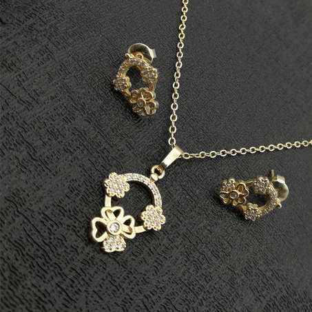 طقم مجوهرات بديكور وردة القلوب مرصعة 3 قطع