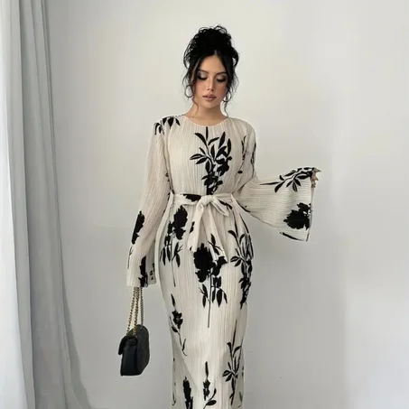 .	فستان نسائي مطرّز بفخامة وأناقة ✨👑