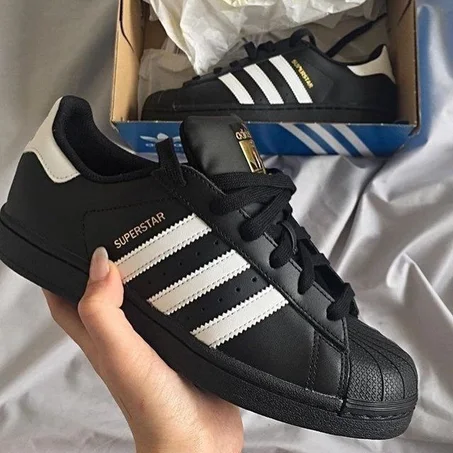 حذاء Adidas Superstar