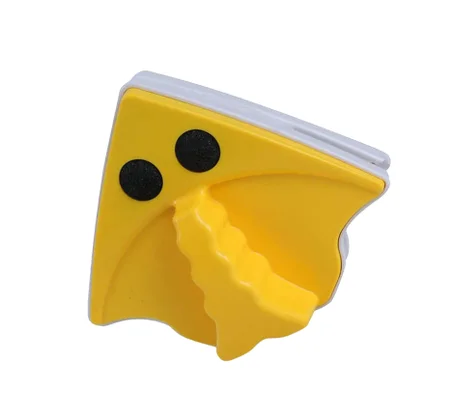 Double sided glass cleaner