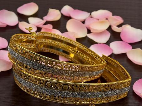 👑 Ceinture Orientale Dorée – Luxe & Élégance