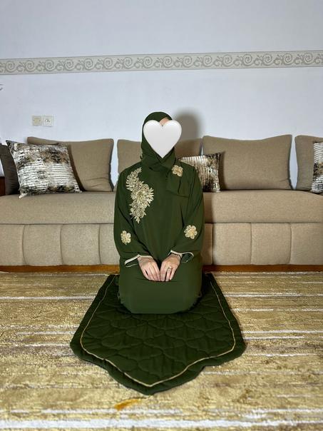 عباية فاخرة + سجادة ممتازة