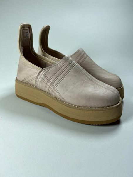 بلغة تقليدية