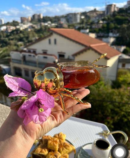 Pot de miel d'abeille luxueux