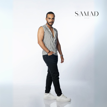 Chemise sans manches à rayures grises et blanches