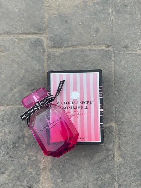 🌸 Victoria’s Secret – Bombshell 🌸