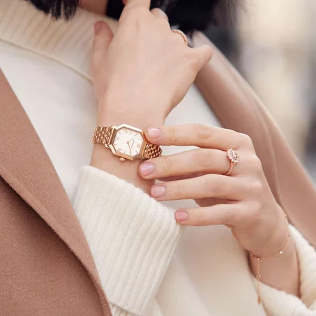 الساعات النسائية