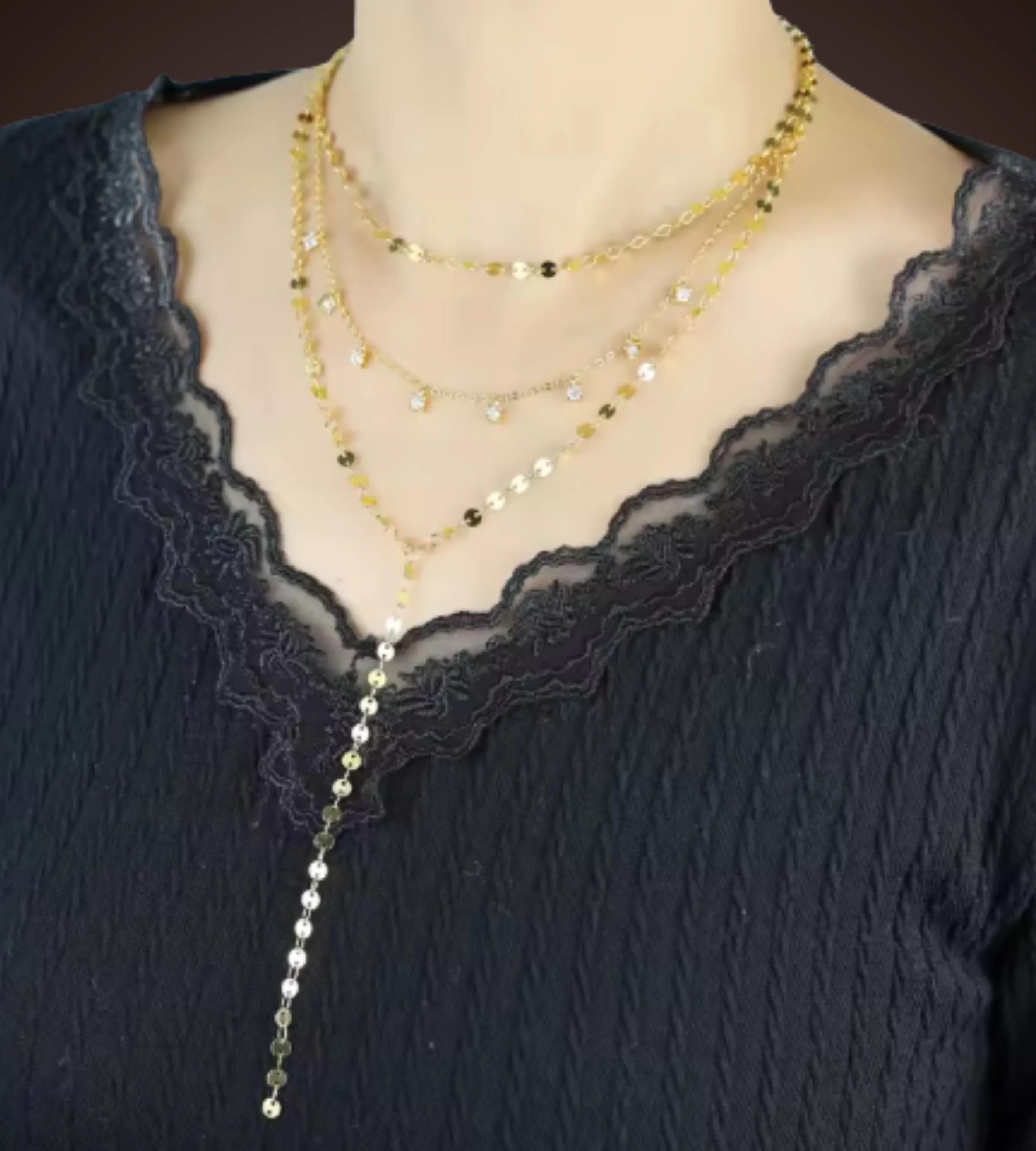 قلادة طويلة جديدة للنساء لعام 2025، بتصميم لاريات على شكل قرص، سلسلة متعددة الطبقات مزينة بالترتر وشرابة وقلادة من الزركونيا المكعبة اللامعة.