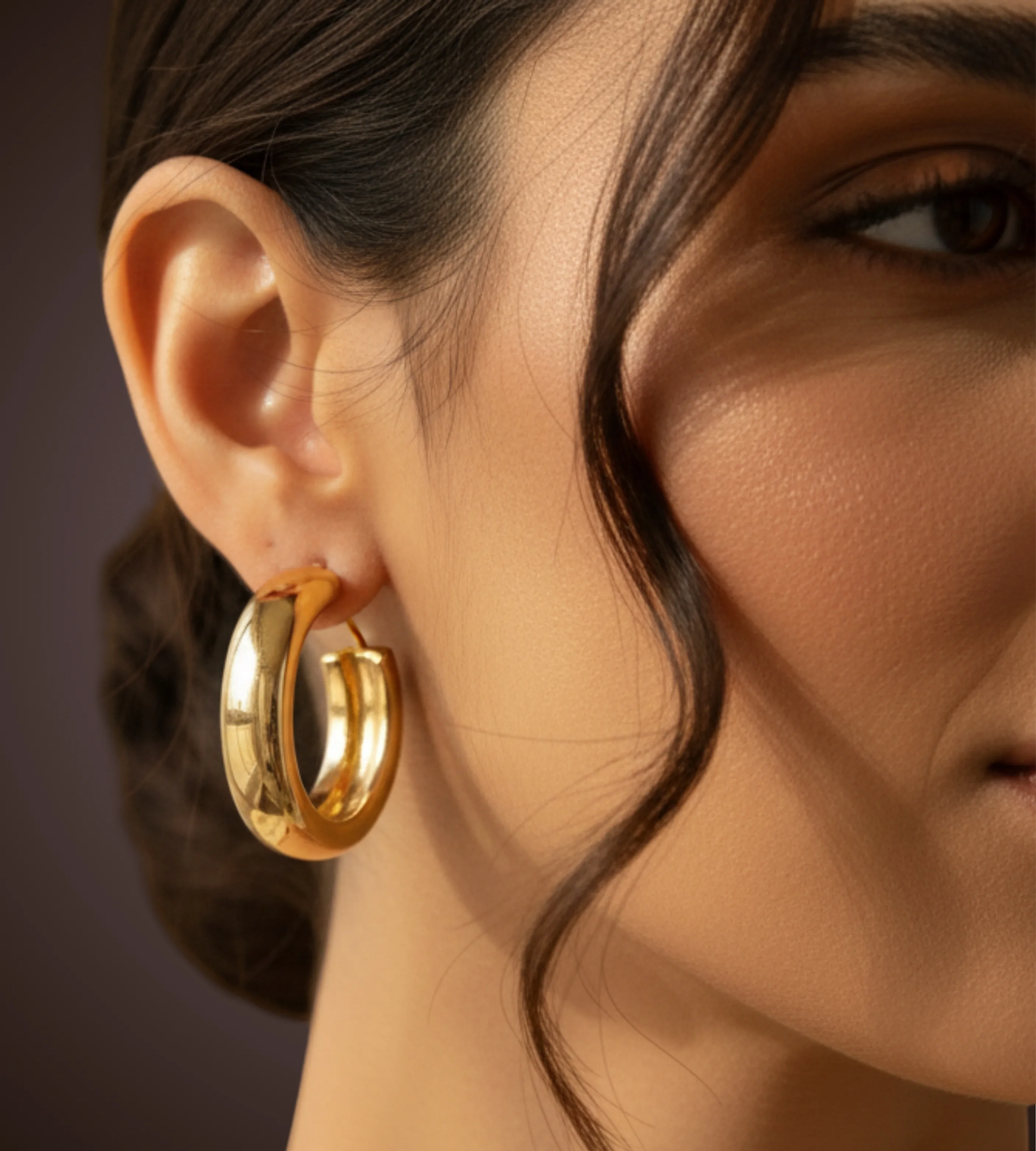 أقراط معدنية مزدوجة على شكل حرف C مبالغ فيها