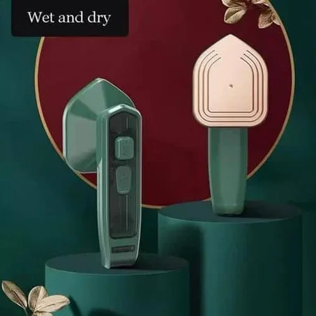 مكواة ملابس