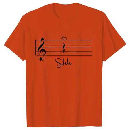 تيشيرت رجالي عصري بلمسة موسيقية تصميم أنيق بأكمام قصيرة مزين بنوتات موسيقية يناسب عشاق الموسيقى ومحبي الأسلوب الجرافيكي المرح. مصنوع من خامات مريحة وعالية الجودة، مثالي لإطلالات الشارع "ستريت