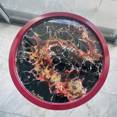 "Coeur de lave" table