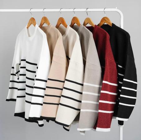 PULL À RAYURES ÉPAULES TOMBANTES - CHIC ET CONFORT