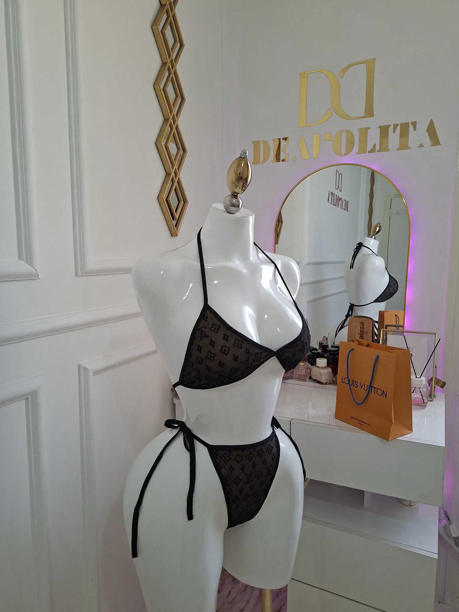 Deux Pièce Lv