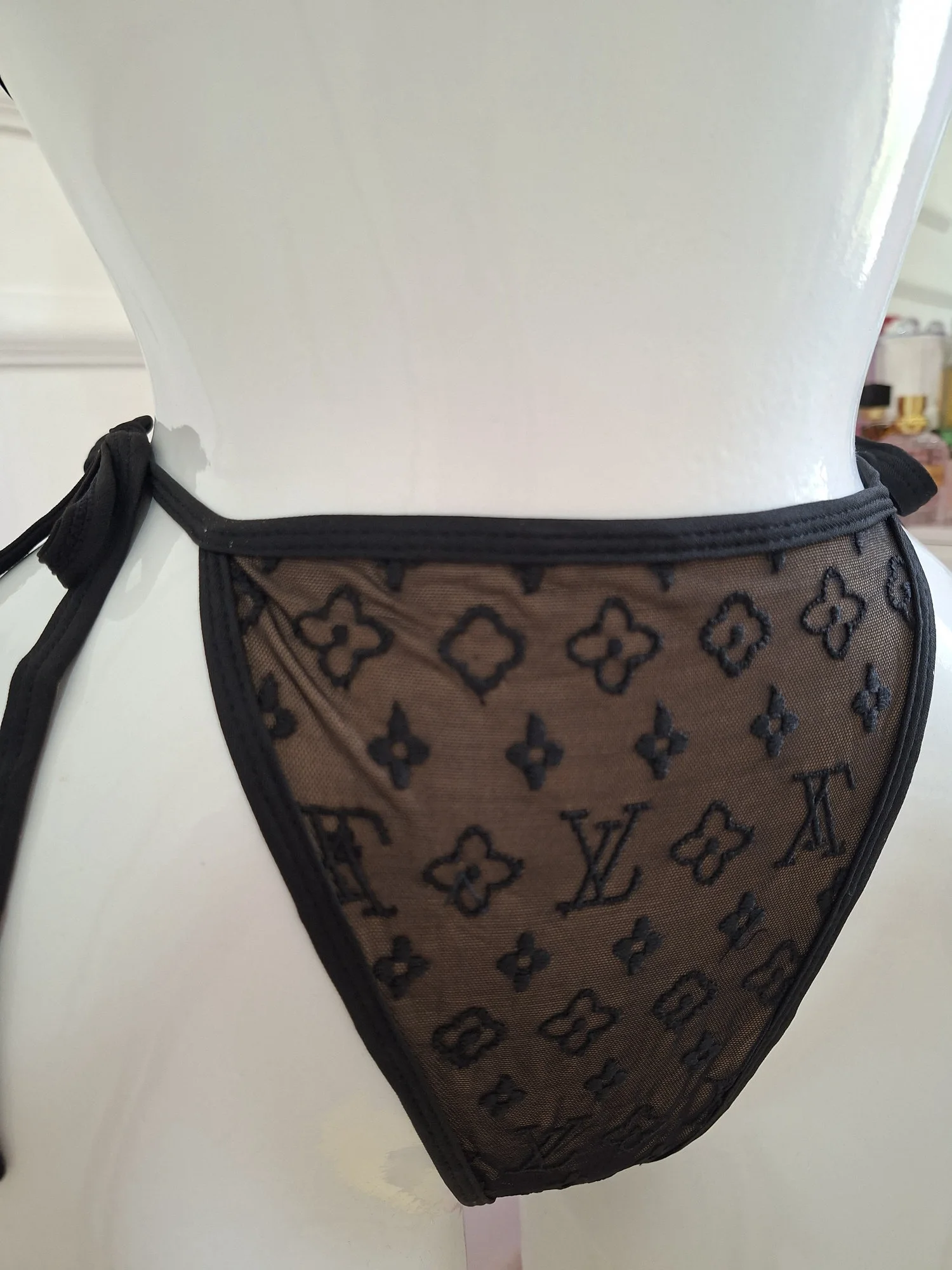 Deux Pièce Lv