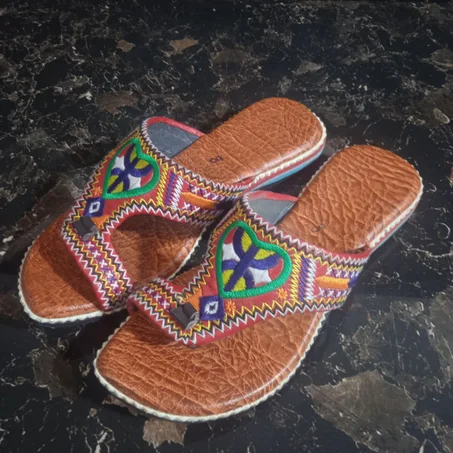 كلاكيط نسائية -إدوكان- يدوية الصنع من الجلد جودة ممتازة