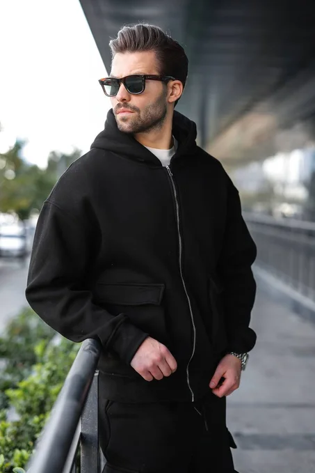 طقم للرجال بستايل عصري