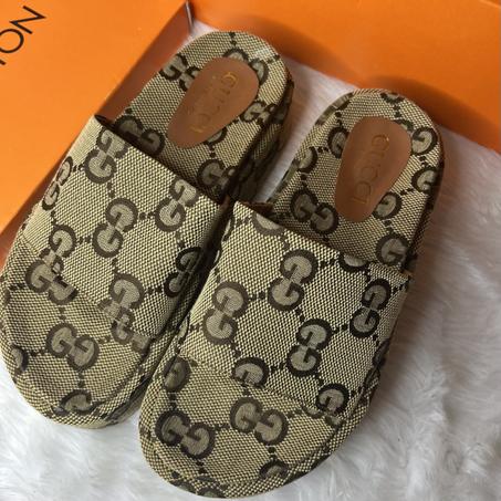 Sandales Gucci Beige