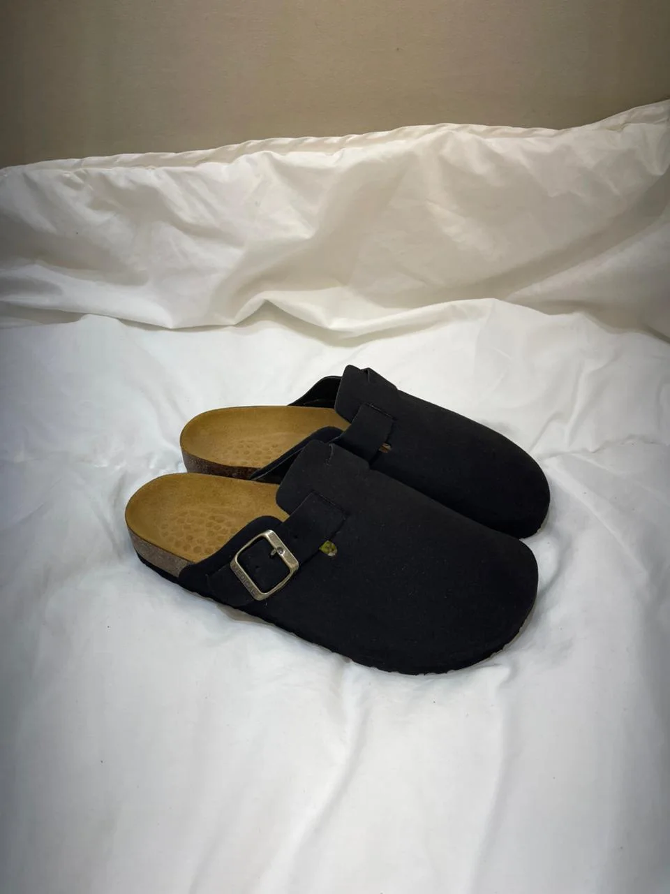 Sabots Médicaux en Daim Premium – Noir Intense (Deep Black)