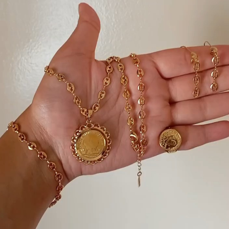 طقم الكافية