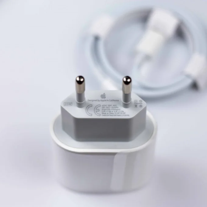 Adaptateur Iphone typc C (18W)+Cable Iphone (1m)+EarPods iphone