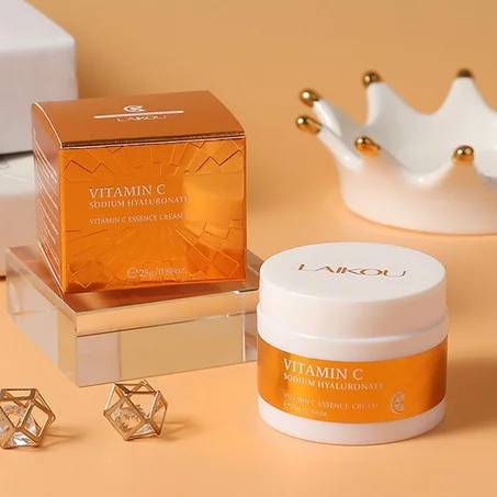 كريم تفتيح الوجه بفيتامين C