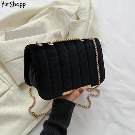 حقيبة يد نسائية من الفيلفيت 👜