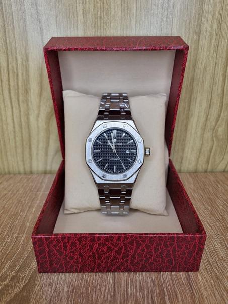 AUDEMARS PIGUET noir