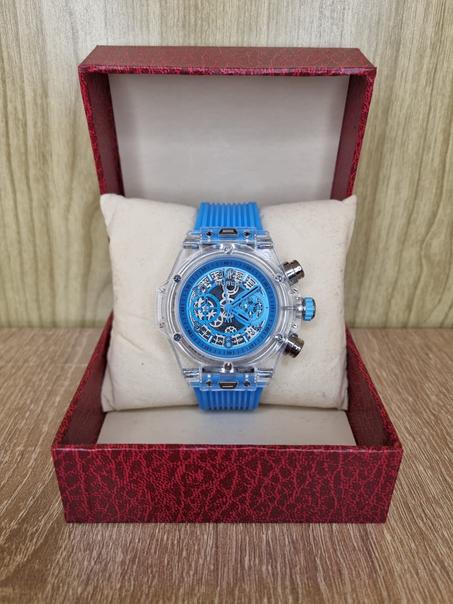 HUBLOT chronographe bleu ciel