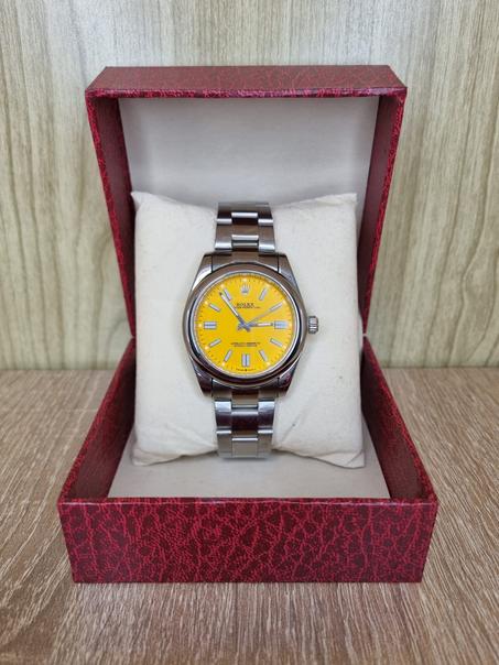 ROLEX OYSTER jaune