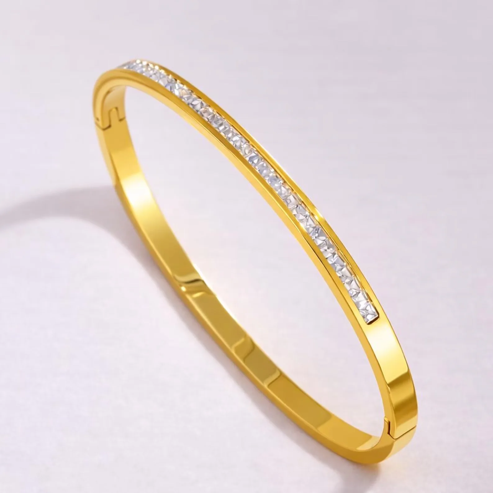 VELORA™ — Set 5 Bracelets · Quand Chaque Détail Brille