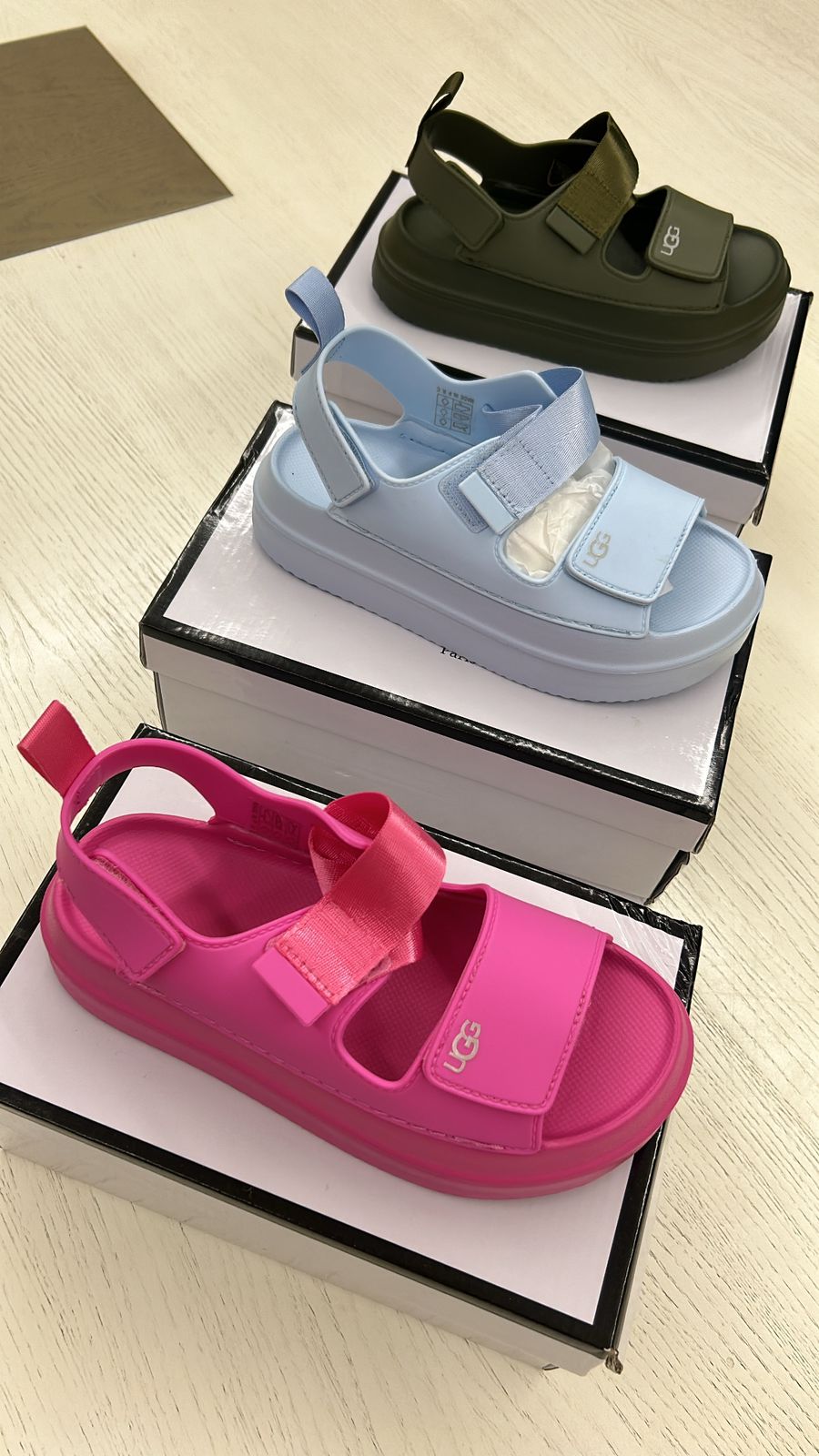 UGG Sandales