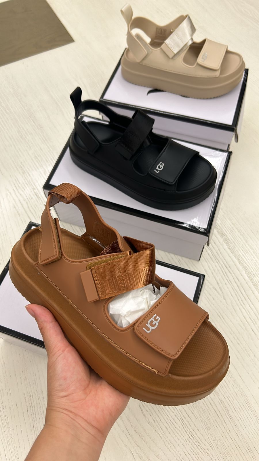 UGG Sandales