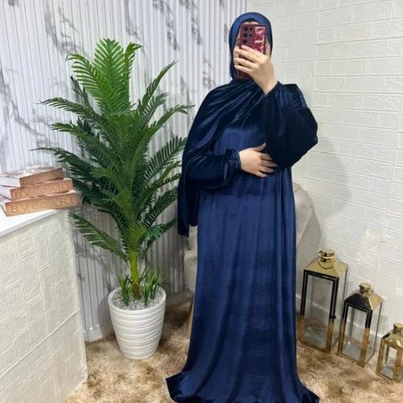 ملابس نسائية