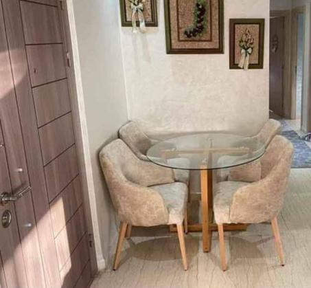 Salle à manger élégante et conviviale