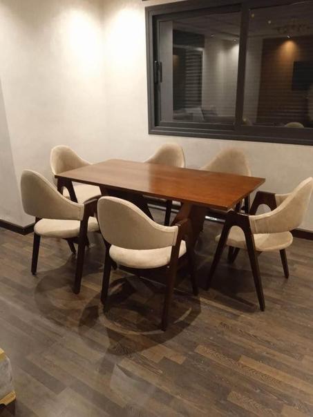 Salle à manger élégante et conviviale