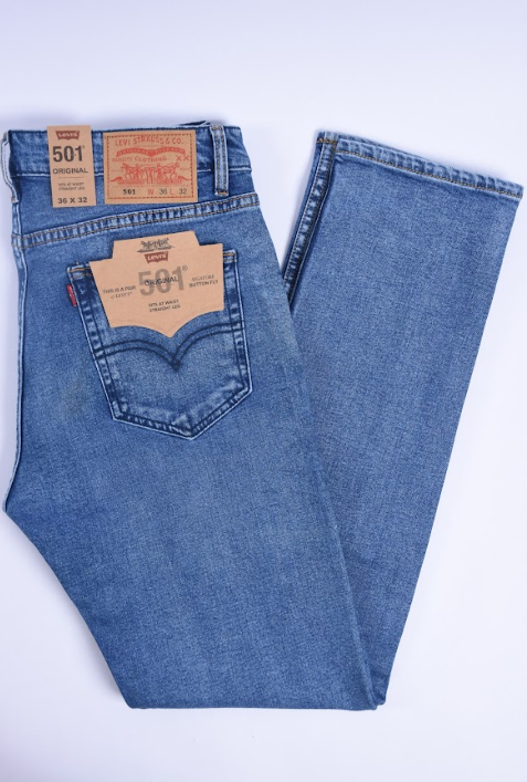 جينز Levi’s بقصة عادية – لون أزرق سماوي | Bleu Sky