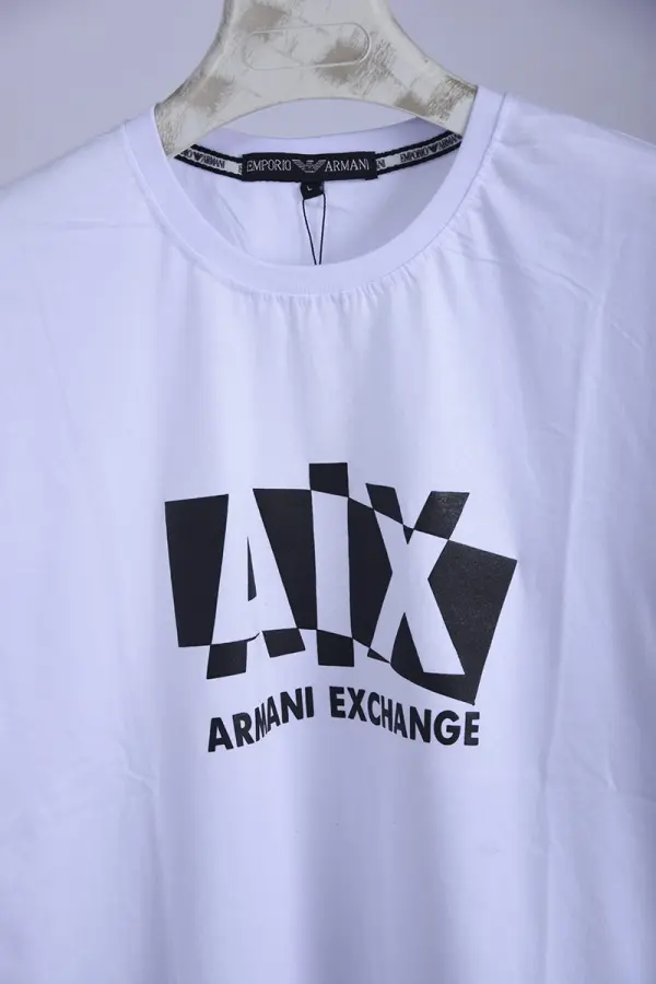 Pack de 4 T-shirts De Marques Tendance  ( Noir + Bleu Roi + Gris + Blanc )