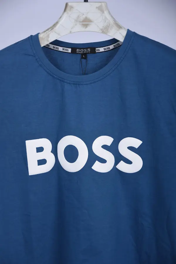 Pack de 4 T-shirts De Marques Tendance  ( Noir + Bleu Roi + Gris + Blanc )