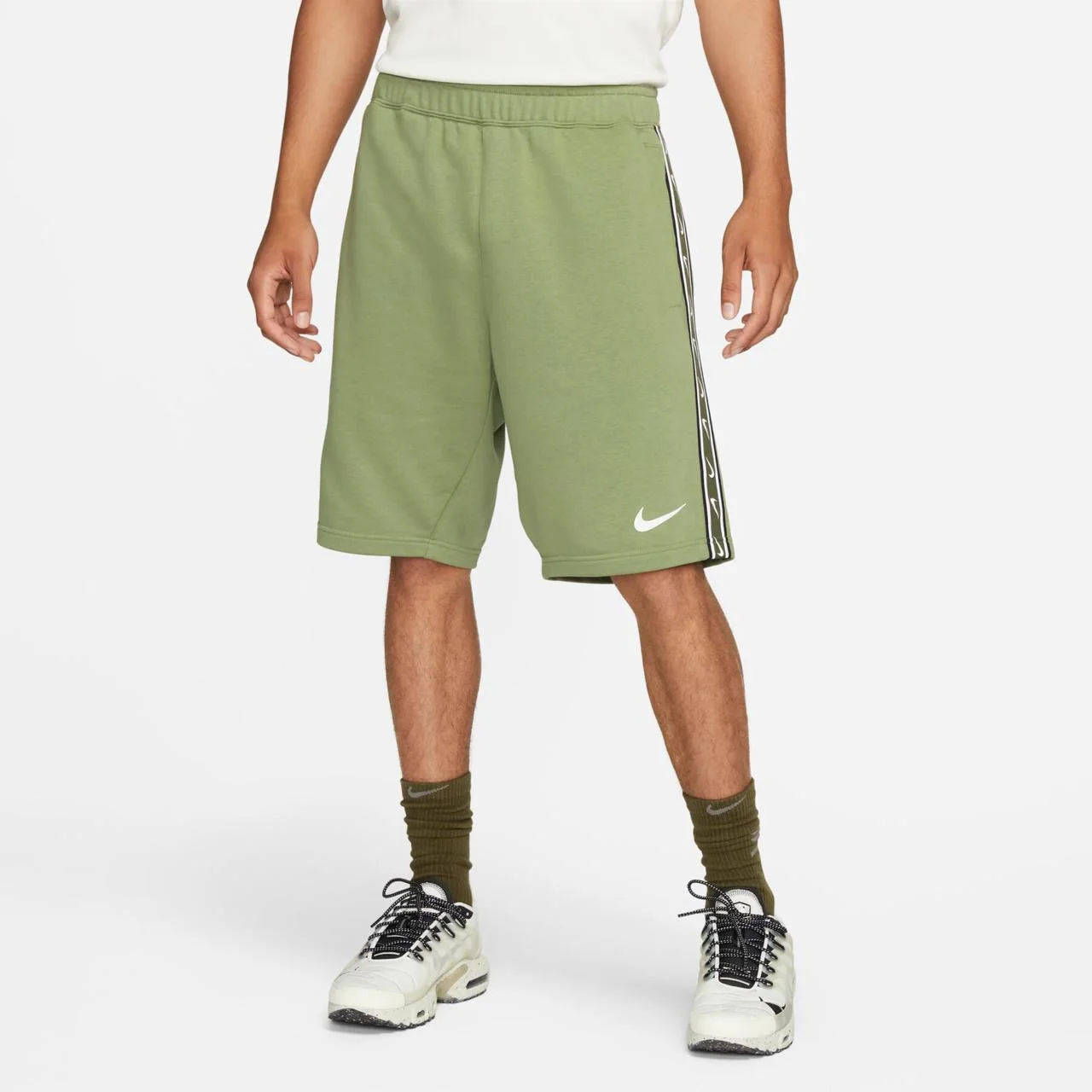 NIKE REPEAT SHORT