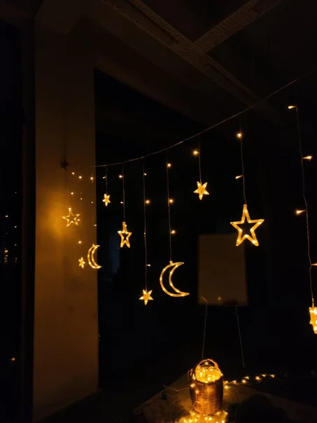 نجمة وهلال LED