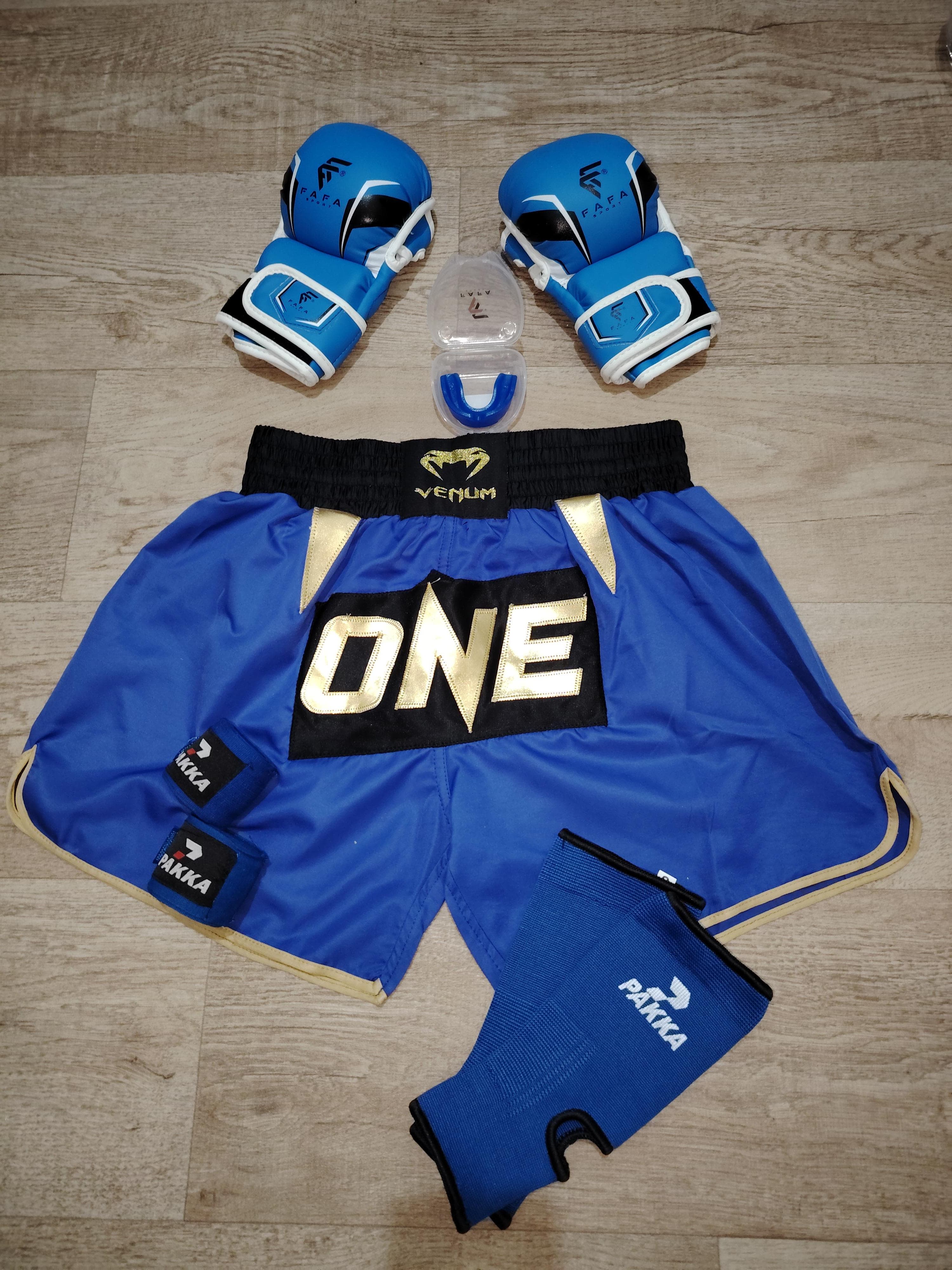 Pack de Kickboxing/MMA (Short One champion, Protège dents, Bandage poignée, bandage cheville, Gants de boxe)