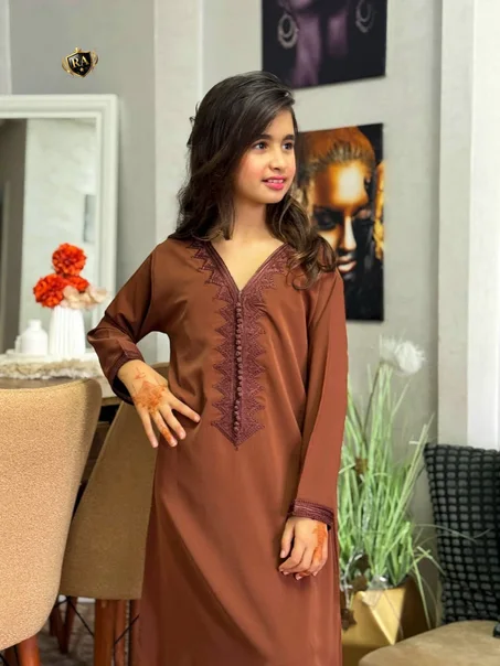 ⚫🩷قفطان الأميرات  حضور يخطف الأنظار🩷⚫