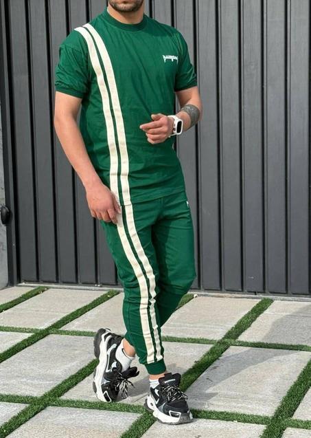 📌 طقم "ستريت ستايل" – للرجال الأنيقين