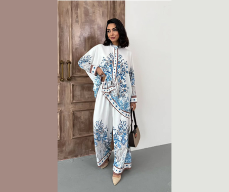 🖤 الطقم الأبيض بنقش الزهور ازرق – صناعة تركية M004