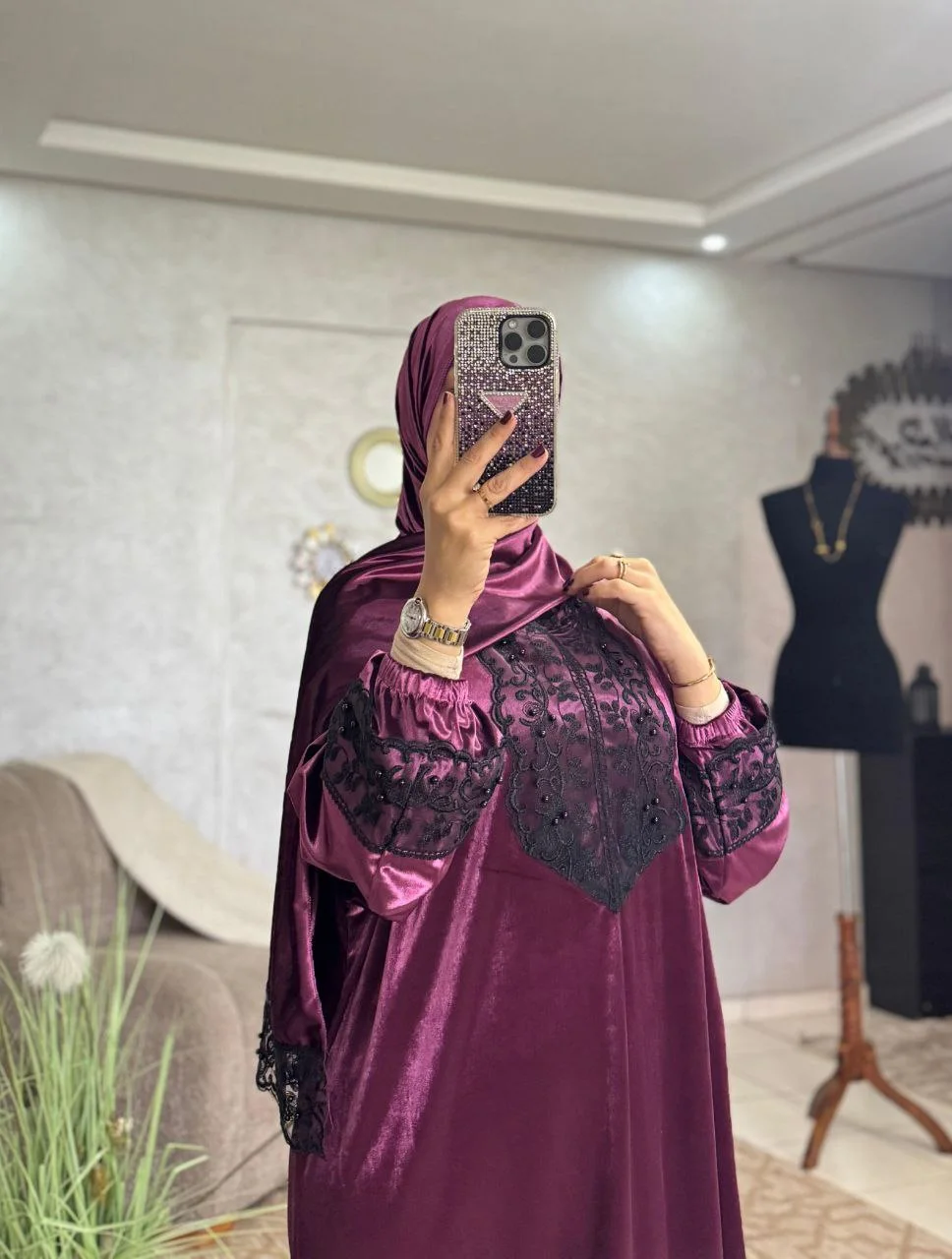 عباية مبرة مرايا فخمة + فولار هدية