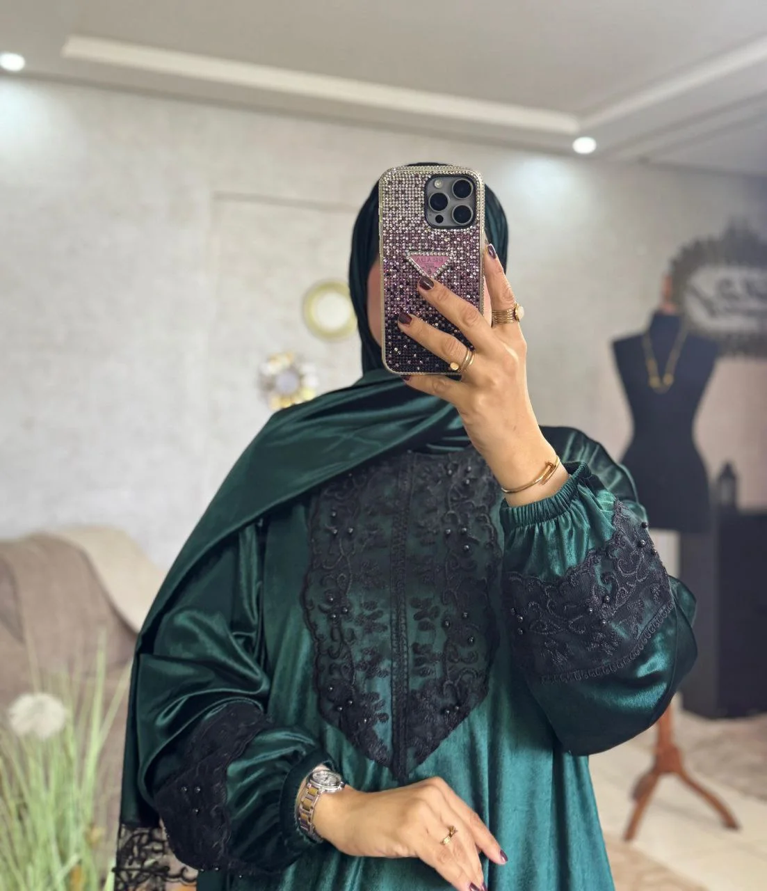 عباية مبرة مرايا فخمة + فولار هدية