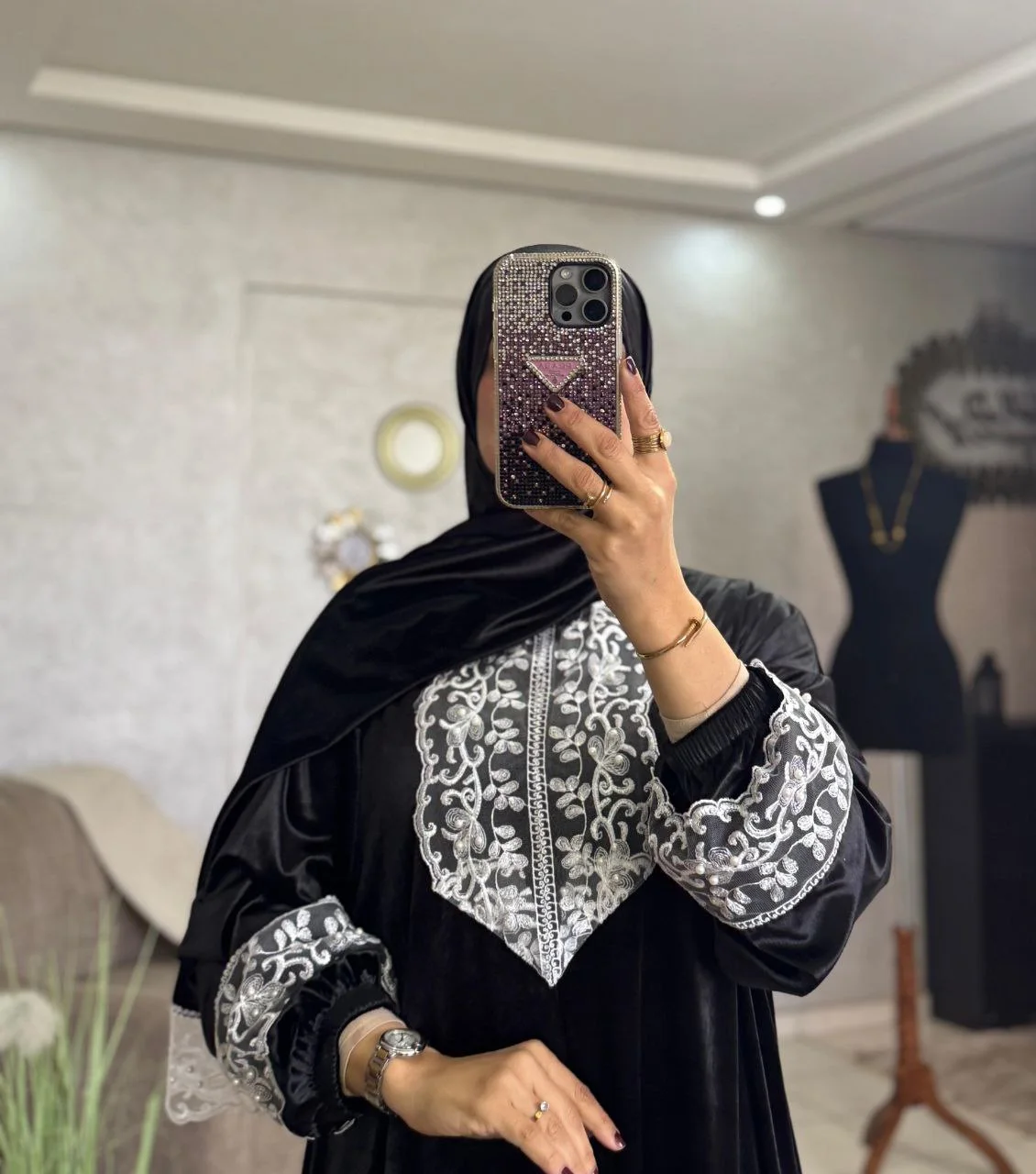 عباية مبرة مرايا فخمة + فولار هدية