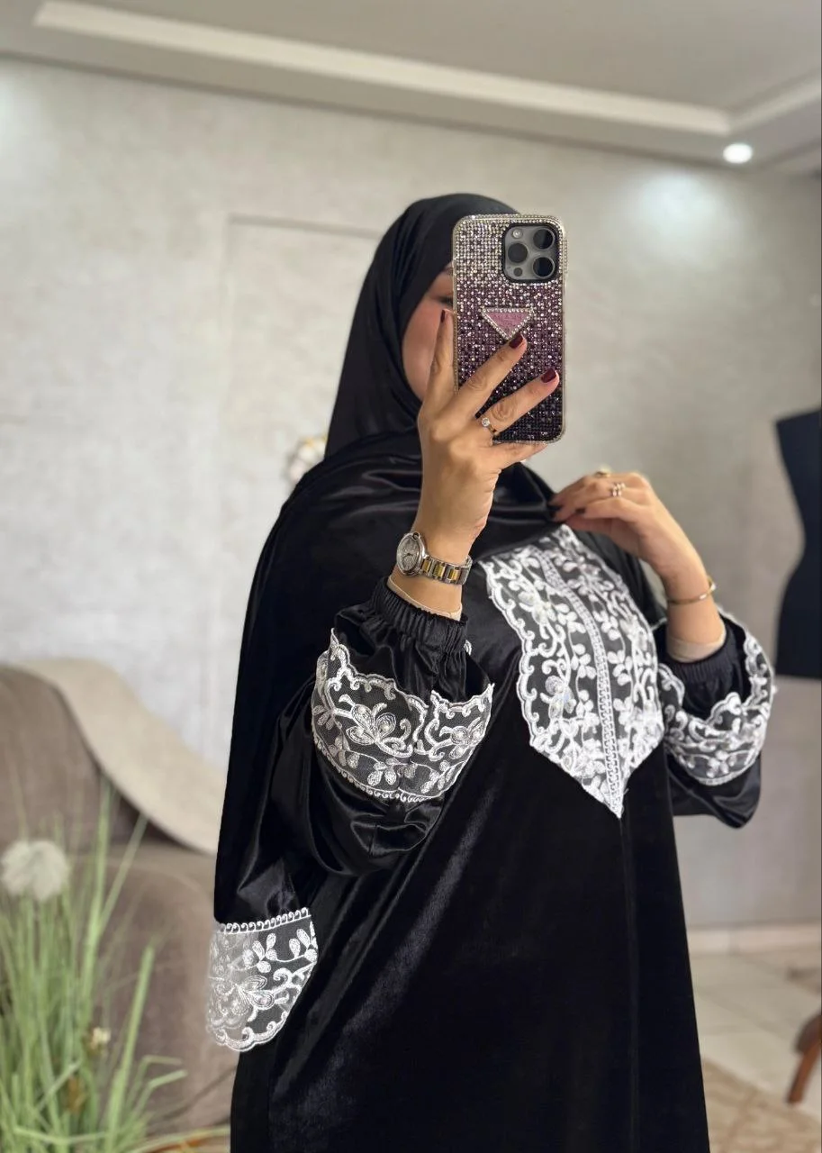 عباية مبرة مرايا فخمة + فولار هدية