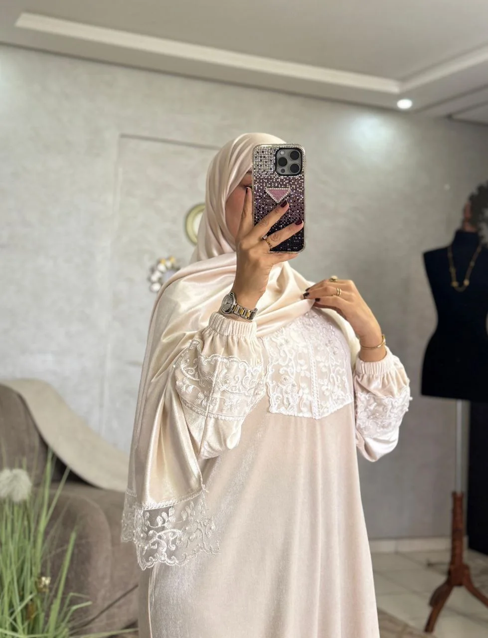 عباية مبرة مرايا فخمة + فولار هدية